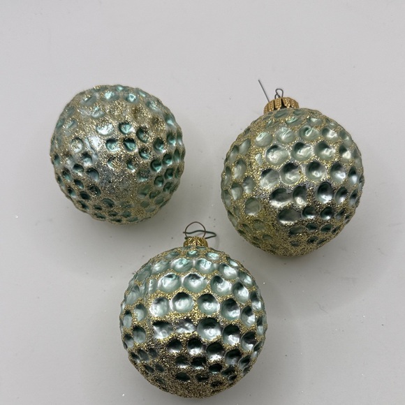 Vtg Glass Christmas Ornaments Lot Bundle 3 Blue Round Bulbs Collectible Glitter - Picture 1 of 9